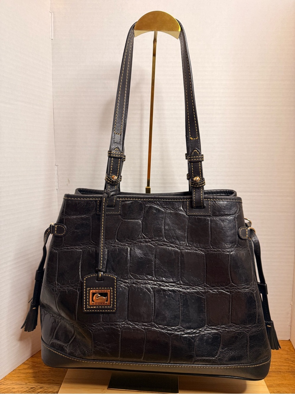 Dooney & Bourke Embossed Croc Leather Tote Black Pink Lining Large Shoulder Bag